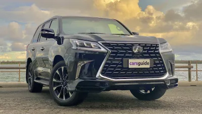 LX 570